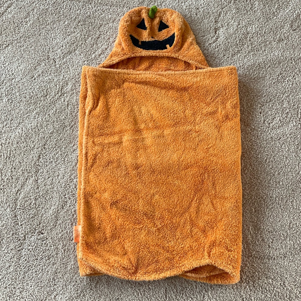 Darling towel for your little pumpkin!
